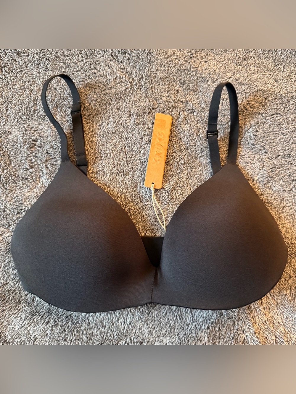 SKIMS Wireless Form Push Up Bra Size:30C Onyx